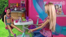 Мультфильм Челси, Кира играют в Авто-домике Обзор кукол Барби ♥ Chelsea play Pop Camper Barbie dolls