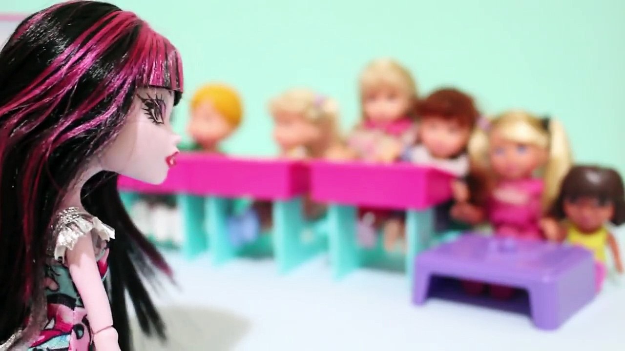 Frozen Escolinha da Gemeas Filhas da Elsa Episodios Playtotoys Brasil