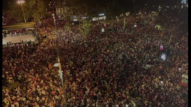 Catalogne : 200.000 personnes dénoncent l'incarcération de deux indépendantistes