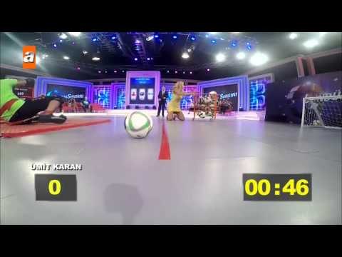 Lastikli futbol oyununda Ümit Karan'ın zor anları! - Döndür Şansını 19. bölüm - atv