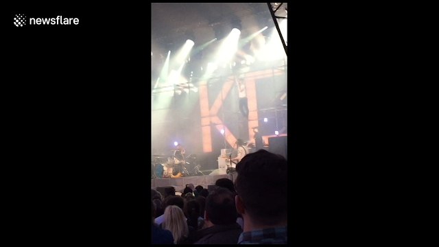 Ricky Wilson stops Kaiser Chiefs concert to go on a rant