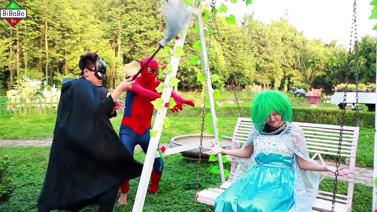 Frozen Elsa KISS Joker Harley Quinn Love Sick Spiderman Batman vs Mermaid Fun