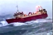 RAW FOOTAGE SHIPS IN STORM COMPILATION HD - Terrifying TOP 10 Monster Waves!