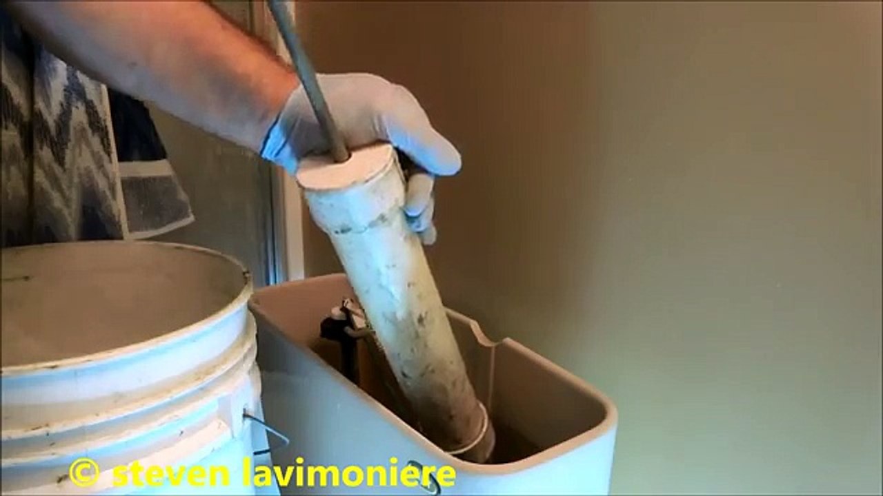 toilet leaking between tank and bowl