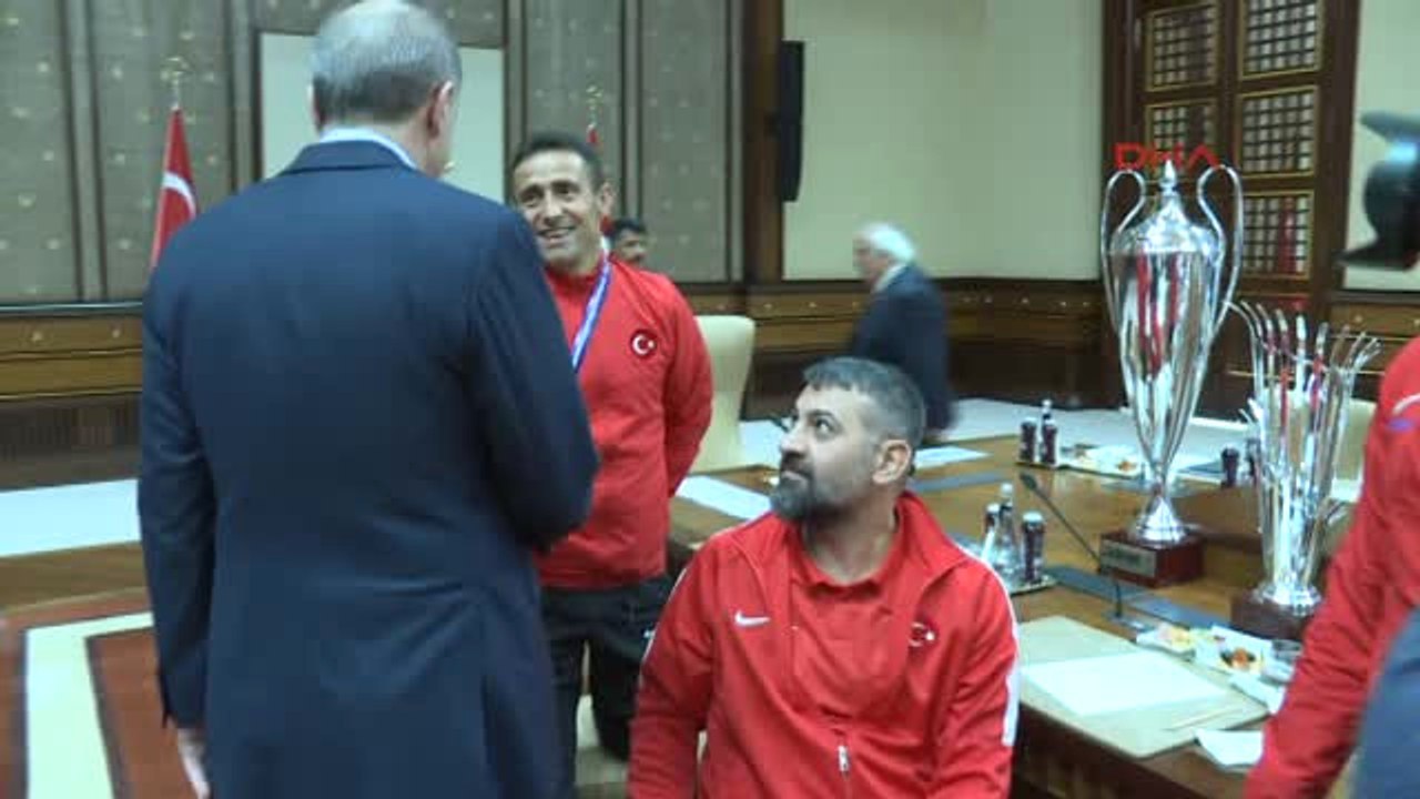 Erdoğan Ampute Futbol A Milli Takımı ve Tekerlekli Sandalye Basketbol A Milli Takımı Kabul Etti