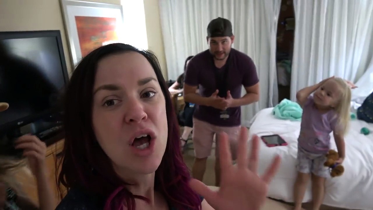 JESSE GETS THE WORST HAIRCUT EVER!! SMELLYBELLY TV HAIR SALON!