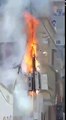 کراچی نارتھ ناظم آباد میں بجلی کے میڑ میں اچانک خوفناک آگ بھڑک اٹھی
