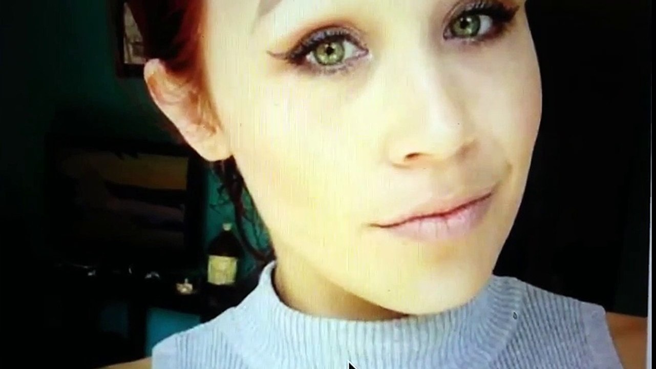 Girl cries purple tears because of her ex boyfriend