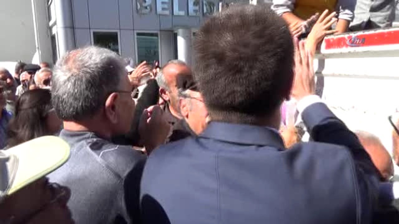 Bağda Kalan 1,5 Ton Yaş Üzüm Vatandaşlara Dağıtıldı