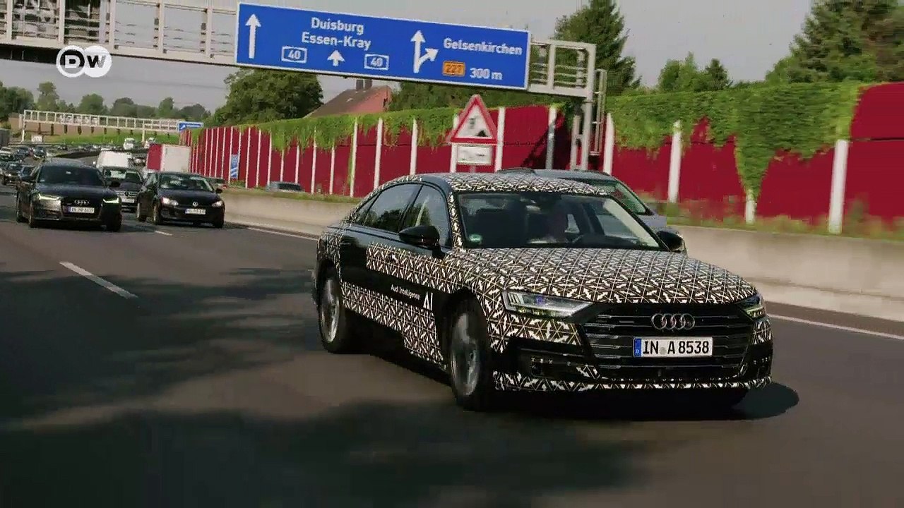 Autonom: unterwegs mit Staupilot | DW Deutsch