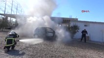 Adıyaman'da Park Halindeki Otomobil Yandı