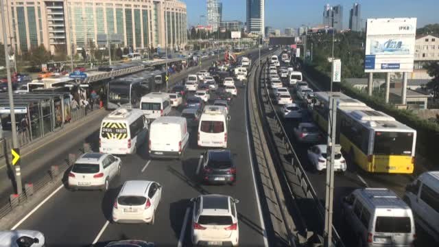 Şişli E-5 Karayolu'nda Zincirleme Kaza : 2 Yaralı