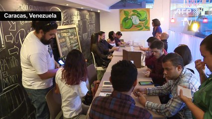 Mining bitcoins: a risky escape from inflation for Venezuelans