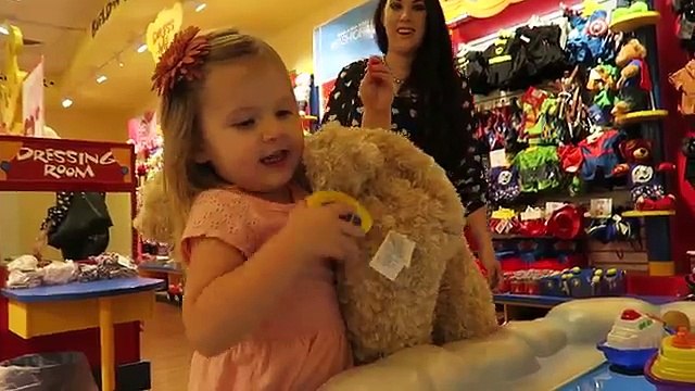 BUILD A BEAR | MAKING A GIANT TEDDY BEAR!