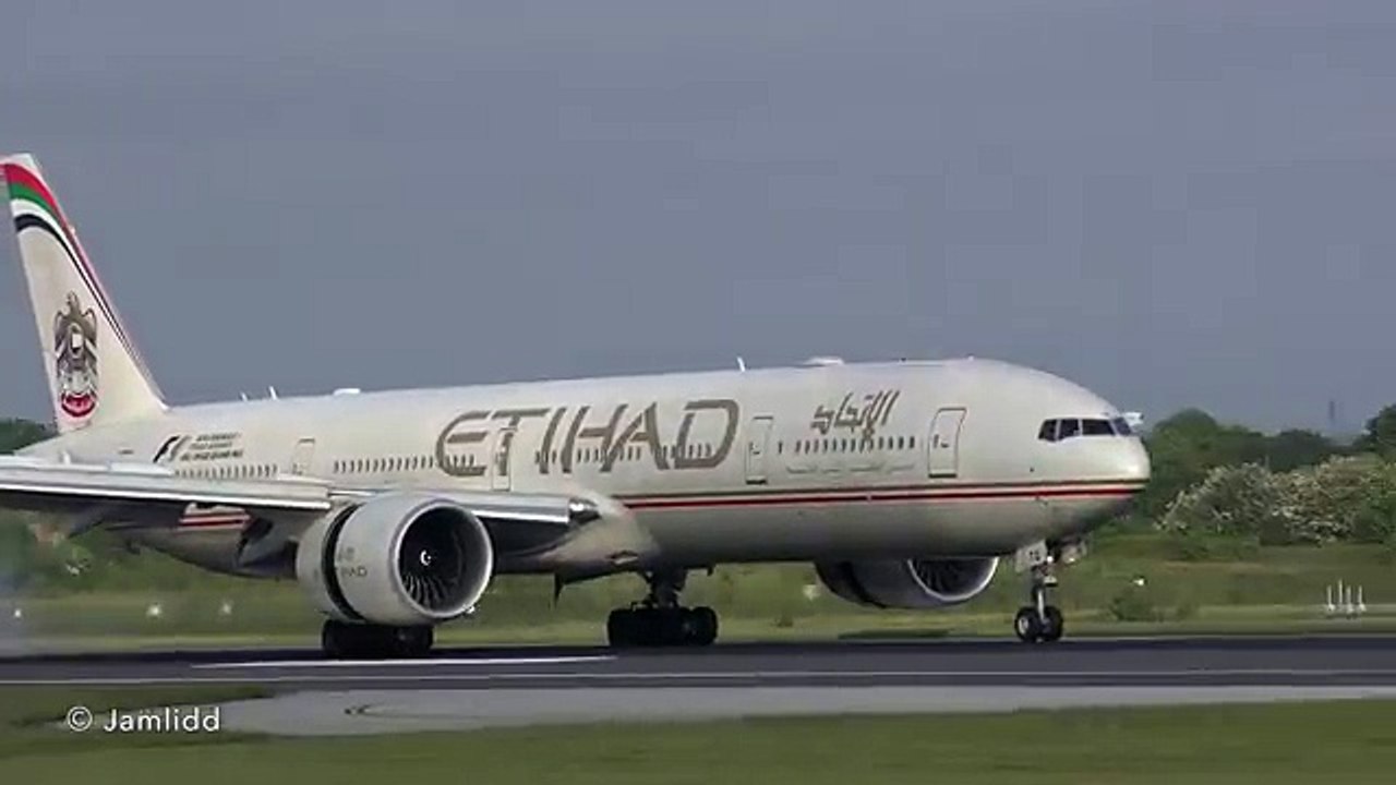 20 landings in 10 Minutes: 777, 787, A330, A310, 767, A321, A320, 737, A319 Manchester Airport