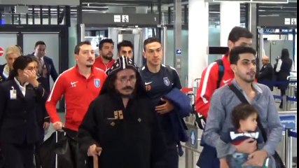 Başakşehir Almanya'da Çiçeklerle Karşılandı