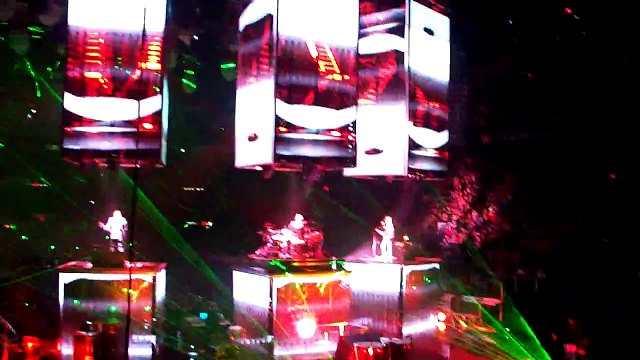 Muse - New Born, Colisee Pepsi, Quebec City, Canada 10/21/2010