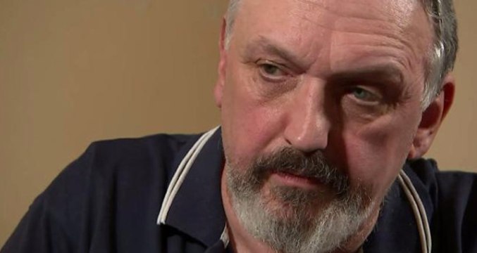 Eşcinsel Olduğunu Açıklayan İngiliz Aşırı Sağcı, Savunduğu Hareketi Bıraktı