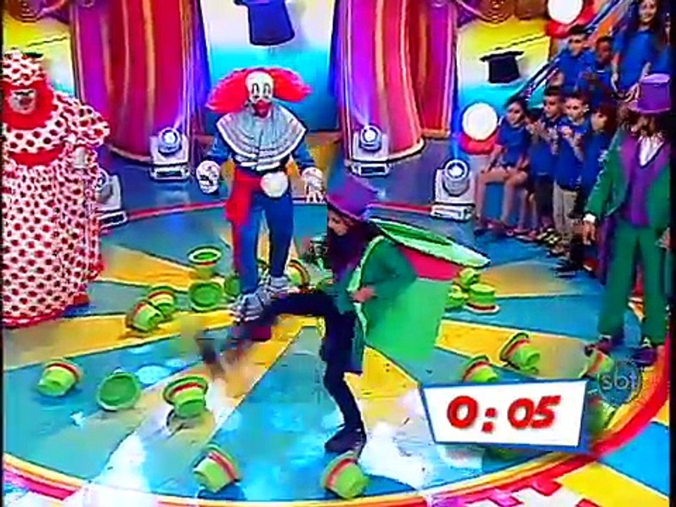 Programa Bozo - Papai Papudo dá tortada na cara da família Bozo
