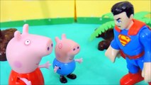 Pig George da Familia Peppa Pig Tenta Voar e se Machuca - Peppa Pig em Portugues Brasil 2017