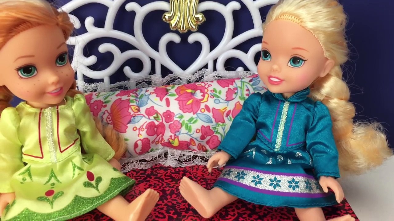 Frozen Elsa and Anna are Superhero Toddlers! Watch Them Save Rapunzel from Maleficent! Plus More