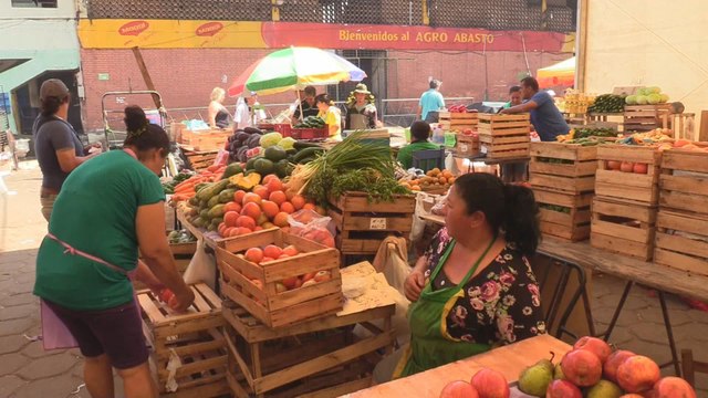 Mercado de Abastos de Asunción trata de reponerse al incendio que destruyó numerosos negocios