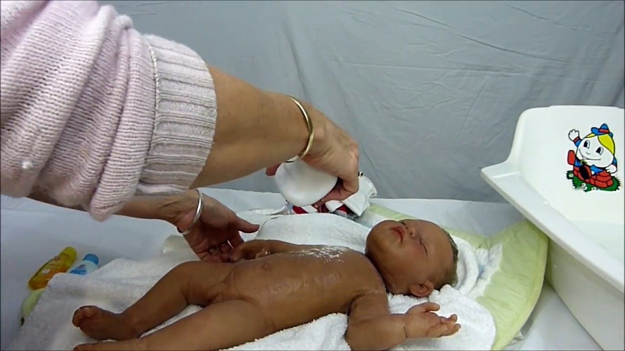 Issac William Silicone Babys 1st Baby Bath Reborn Doll