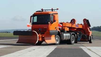 Mercedes-Benz Remote Truck (Autonomous) in Action