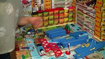 【juguetes de trenes 】paquete abierto tren de juguete motorizado Thomas y sus amigos (00220 es)