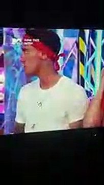 Ce mec n'aurait jamais dû laisser ses potes choisir son tatouage à sa place