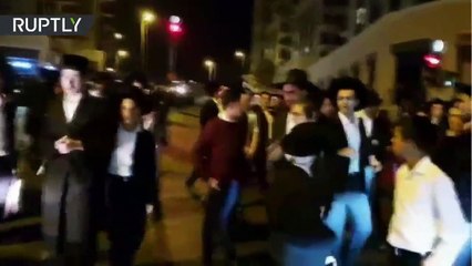 Una soldado israelí se lía a patadas con 30 ultraortodoxos en Jerusalén