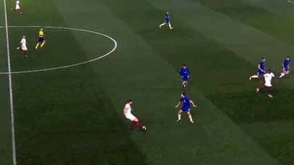 Edin Dzeko Stuns Alvaro Morata With A Nutmeg!