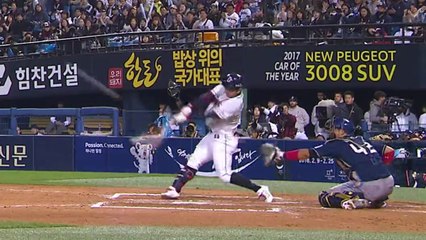 두산 홈런 4방 작렬...승부 원점 / YTN