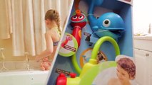 Baby Bath Time - Bath Toys - Yookidoo Bath Tub Toys - How to Wash a Baby - DCTC Baby Dolls by Kyla