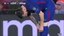 Captan a Messi tomando una pastilla en pleno partido Barcelona vs Olympiakos de la Champions League