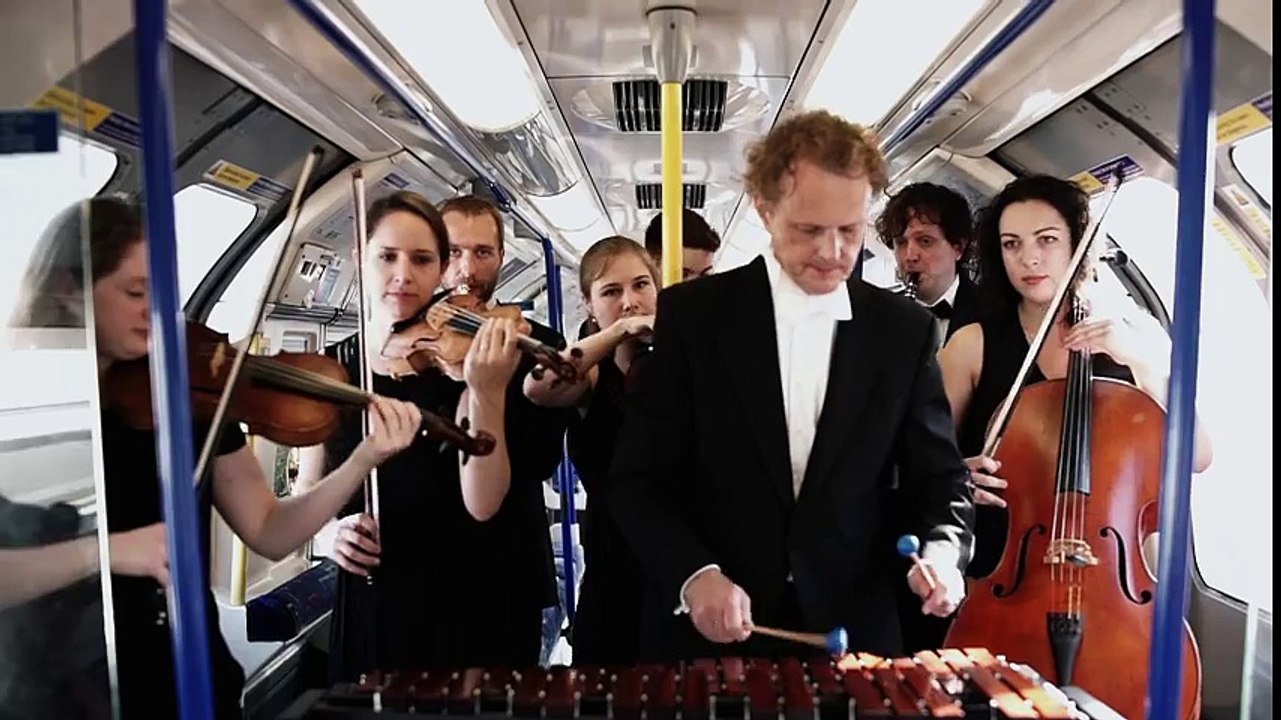 Funny! - Orchestra plays Apple® Ringtones - the ragtime