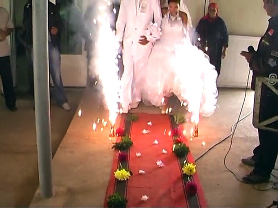 Piroefekti - funny gipsy wedding with fireworks