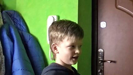 Проглатила много Жвачек Делаем Разноцветные уколы играем в Доктора Делаем Клизму Софунья Шалунья.