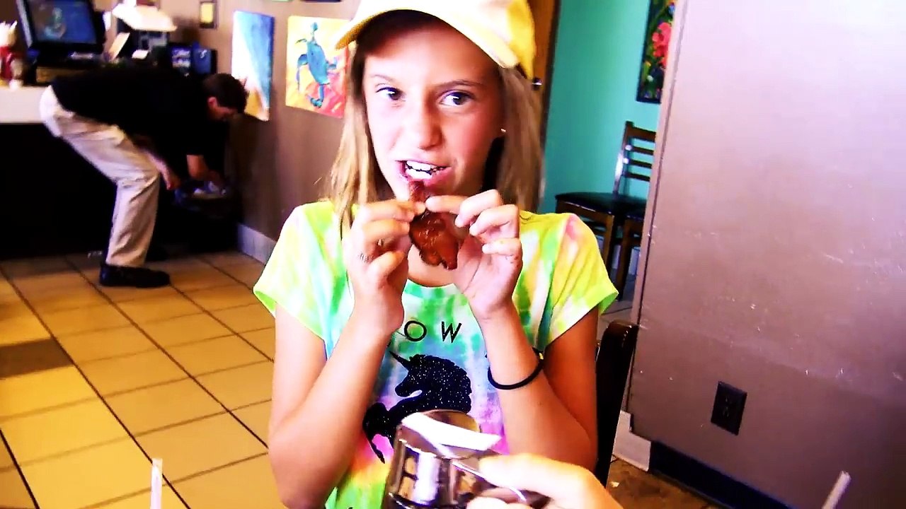 ☀️ DOES SUNSCREEN REALLY WORK?!?! CRISPY BACON FACE | SMELLY BELLY TV VLOGS