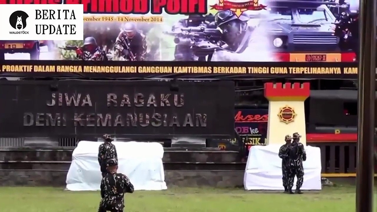 Menegangkan ! Atraksi Penembak Jitu Meleset Dikit Kena Kepala