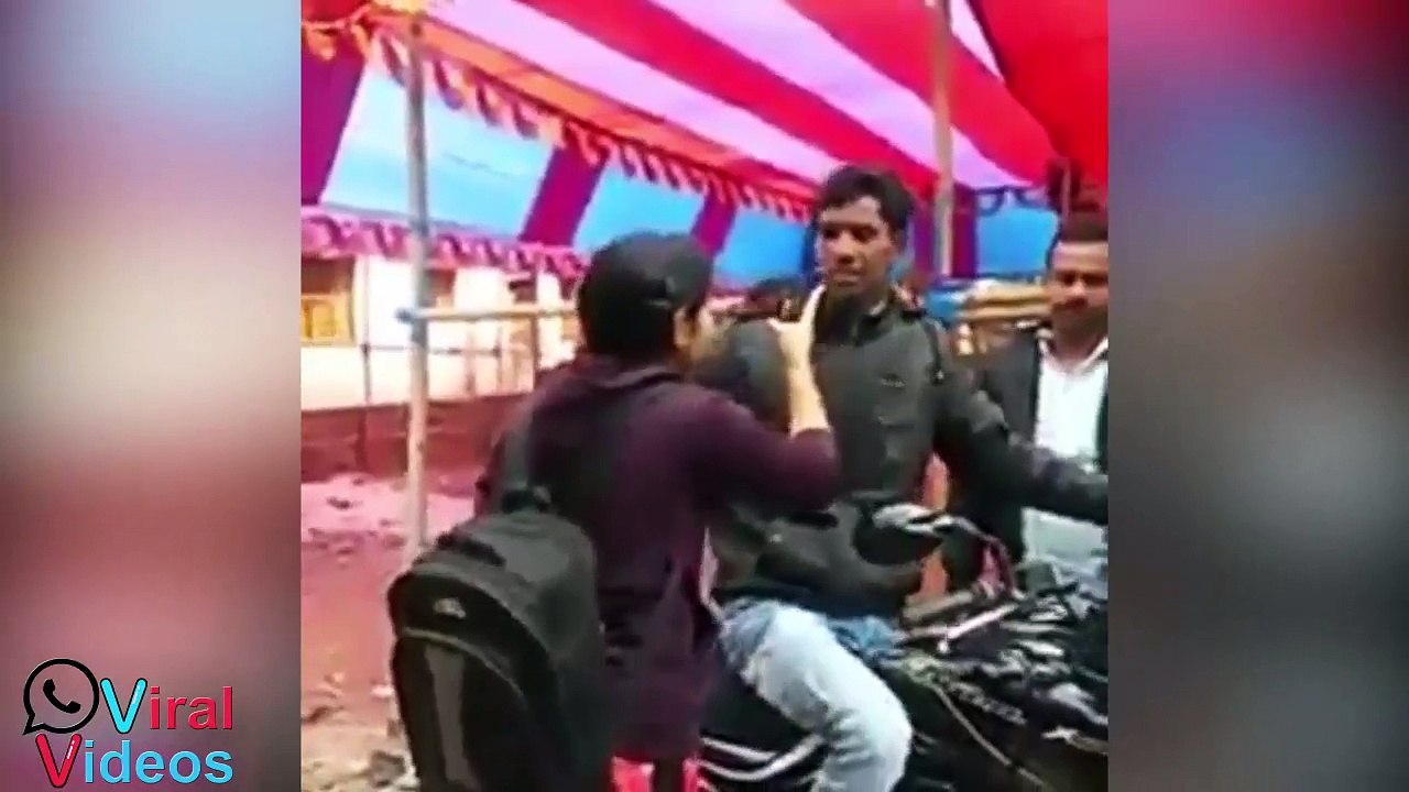 Girl Beat Boy In Public Place Whatsapp Viral Videos
