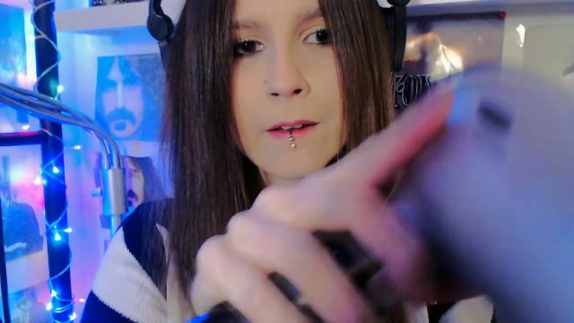 [ASMR] Binaural Gentle Blow-Drying Your Hair + Brushing (No Talking)