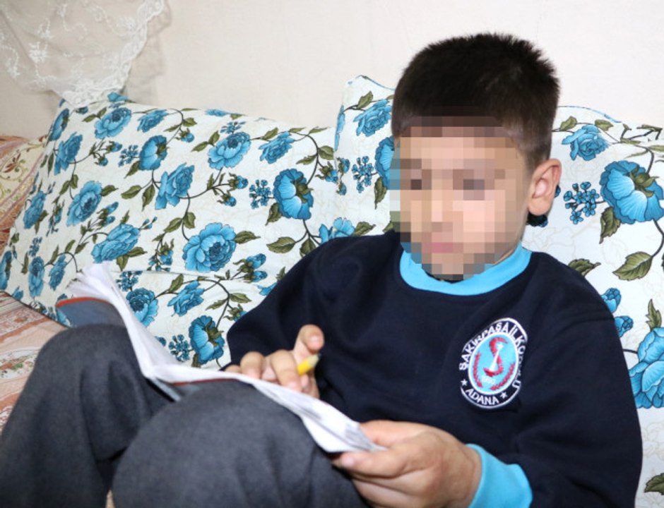 Yazamayınca Öğretmen Beni Dövdü, Canım Yandı"