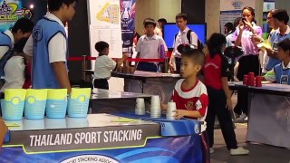 little kid with Amazing speed cup stacking skills กรุงเทพมหา