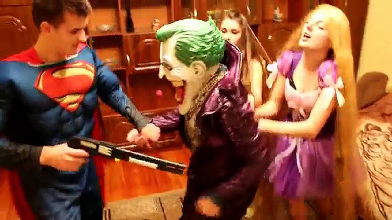 Superman Kiss Princess Rapunzel! w/ EVIL Witch with scissors & Superhero in Real Life!