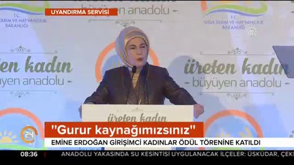 Girişimci kadınların ödül törenine katıldı