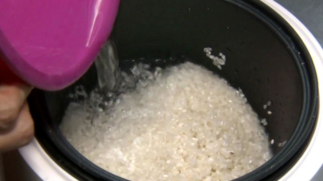 [녹색] 씻지 않고 밥한다...국산 도정기계 첫 개발 / YTN