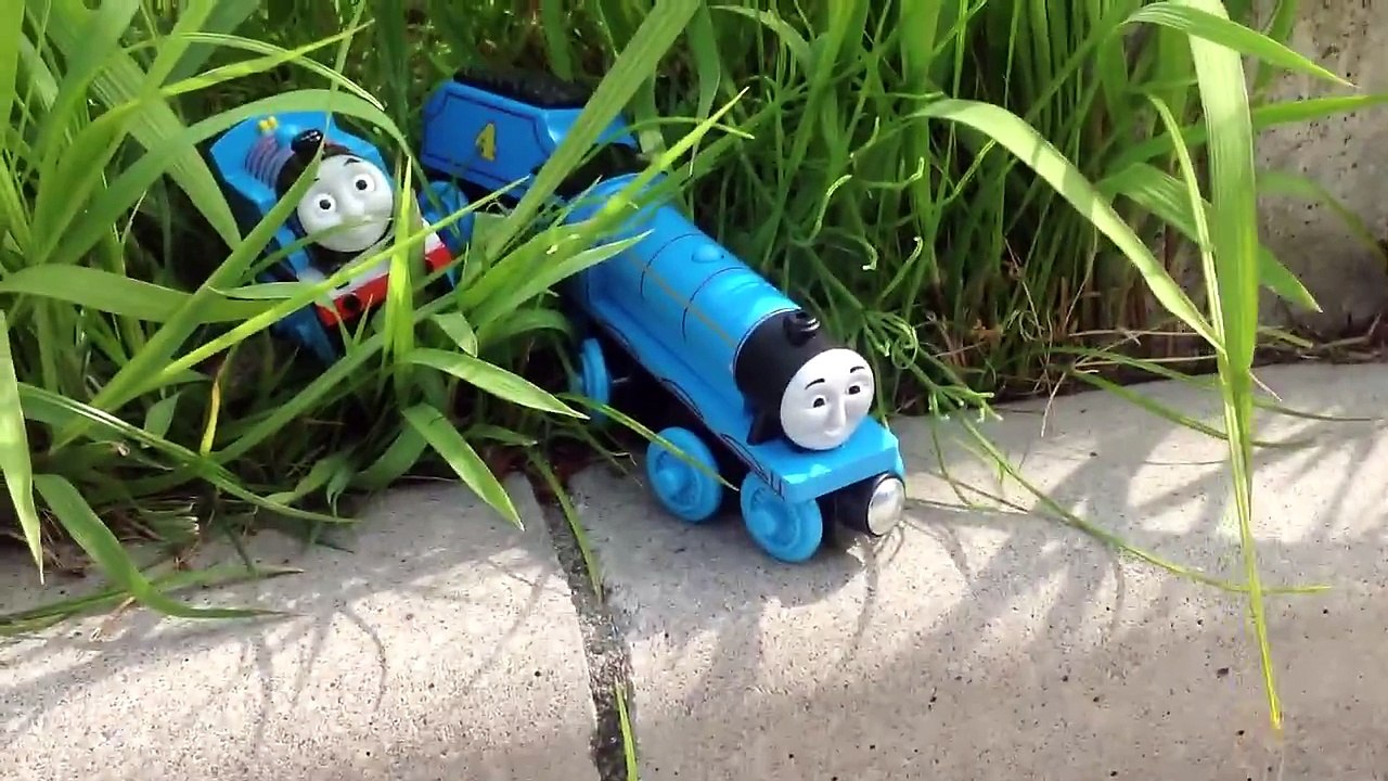 ☆外出＆お散歩☆　ゴードンとトーマス　きかんしゃトーマス木製おもちゃ　THOMAS & FRIENDS GORDON & THOMAS WOODEN RAIL MOVIE