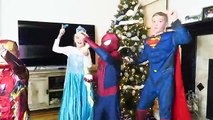 Frozen Elsa Kiss   Spiderman Kidnapped by Grinch Disney Princesses kissed Mistletoe Prank! Christmas