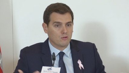 Rivera responde a Puigdemont que ninguna democracia puede aceptar "chantajes"